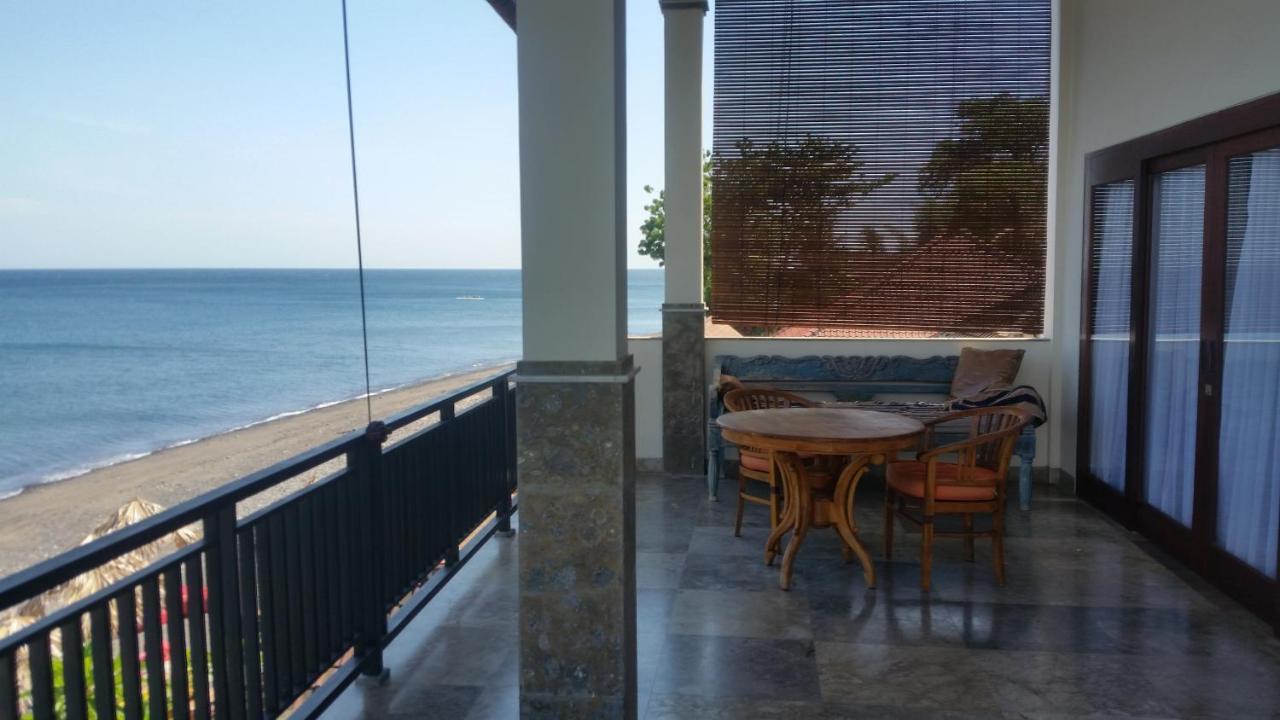Amed Beach Villa Esterno foto